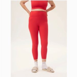 Girlfriend Collective Scarlet Rib High-Rise 3/4 length leggings
